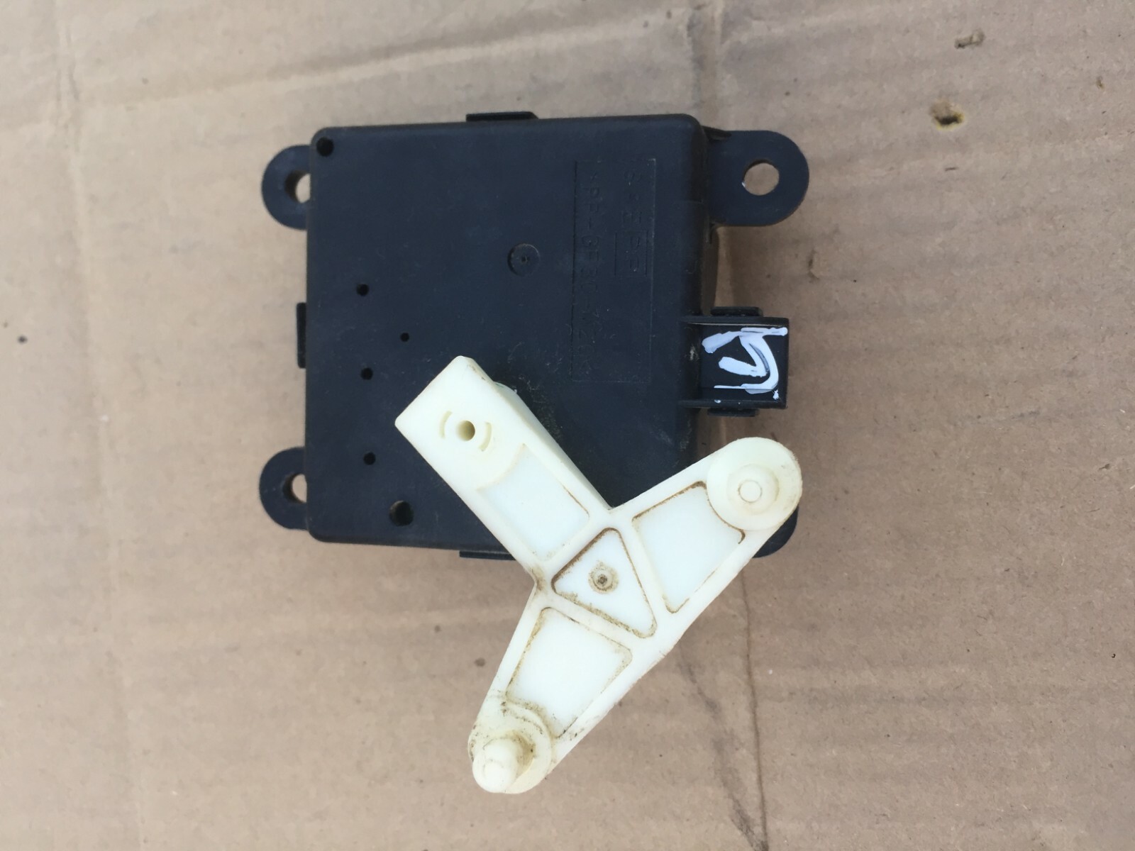 20102013 INFINITI G37 BLOWER MOTOR BLAND FLAP DOOR MOTOR ACTUATOR OEM