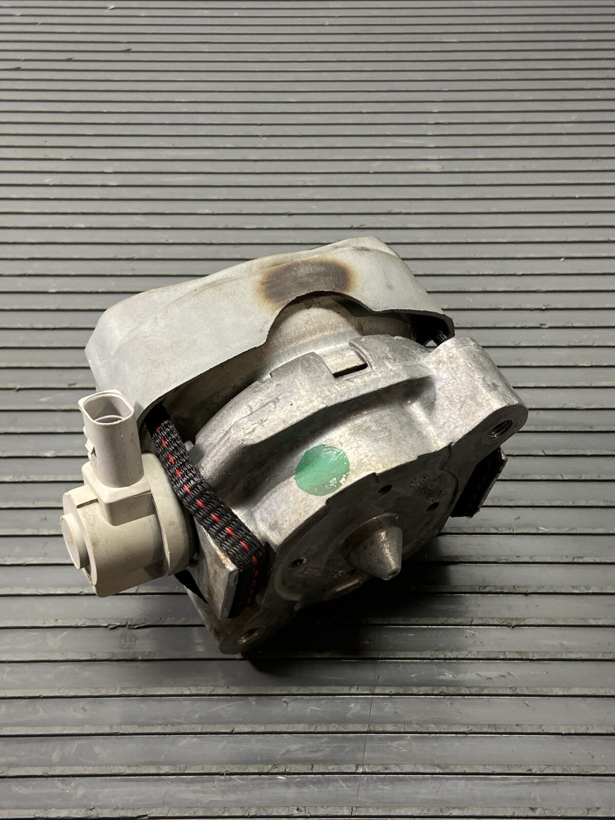 2010-2015 Audi R8 42 Spyder V10 5.2L Left Engine Motor Mount 34k Miles OEM