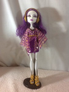 white monster high doll