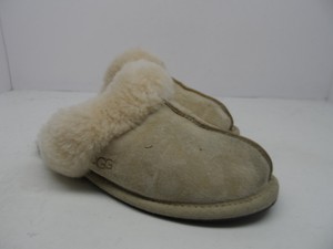 ugg scuffette slippers sand