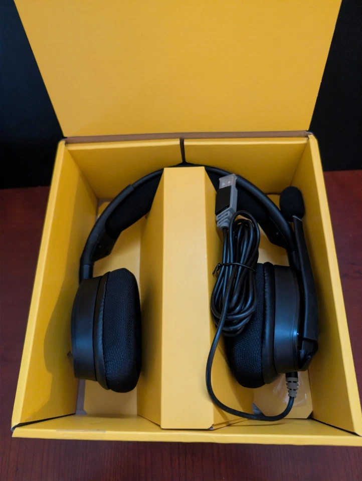 Auriculares para juegos Corsair Void RGB Elite USB con cable - Caja abierta Foto 2 de 4