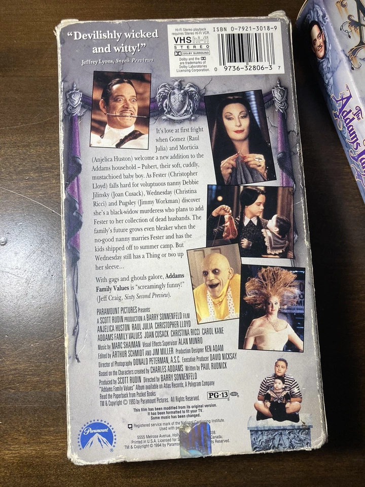 Halloween Horror VHS Lot 90s Addams Family Values - Stephen King’s IT -Tim Curry - Image 3 of 4