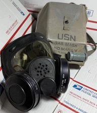 U. S. VINTAGE US NAVY / CG /  USN  ND MARK V GAS MASK & CARRY BAG - 1955 DATED -