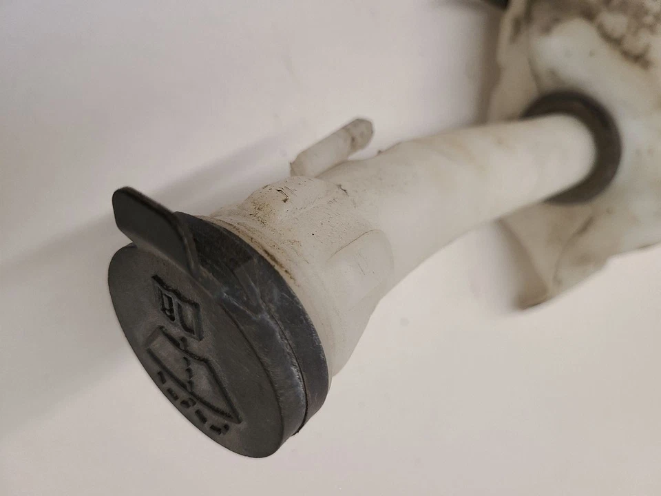 Chevrolet Impala 2014-2020 depósito de lavadora 14-20 13311008 Foto 3 de 4