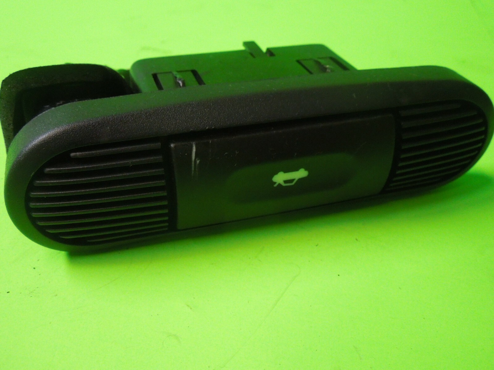 1999 99 98 JAGUAR XJ8 XJR TRUNK RELEASE CONTROL BUTTON SWITCH USED 00