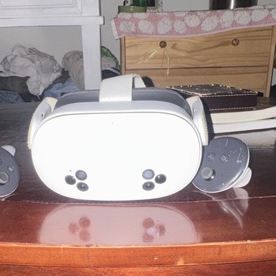 Meta Quest 2 VR Touch Controllers for Headset - White/Gray