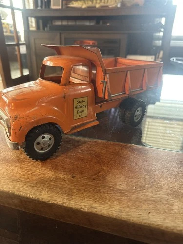 Vintage Tonka 1957 State Hi-Way Dept dump Truck - Pressed Steel