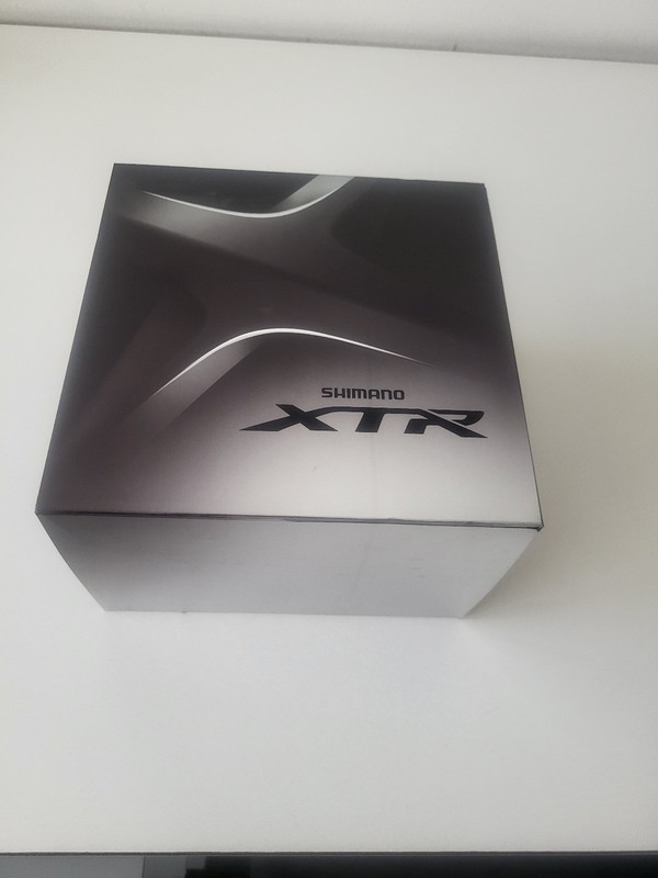 BRAND NEW Shimano XTR Front Derailleur  - 2x11 Speed Direct Mount (FD-M9025-E)