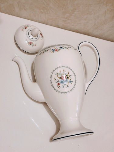 Wedgwood Rosedale R4665 Large Coffee/Tea Pot ~ Bone China~New - Picture 7 of 9