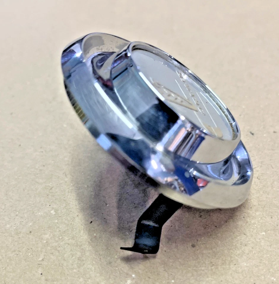 Tapa botón bocina volante original GM 1962 Chevrolet Corvair Monza 765913 Foto 4 de 4