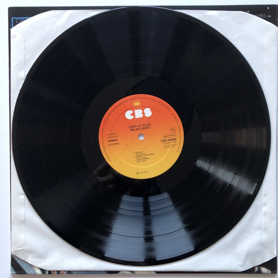 MILES DAVIS - KIND OF BLUE - Pressage CBS Europe 1978 - - Photo 3/4