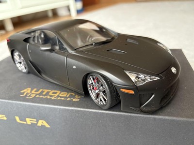 AUTO art Lexus LFA ミニカー 1:18 スケール s-l400.jpg