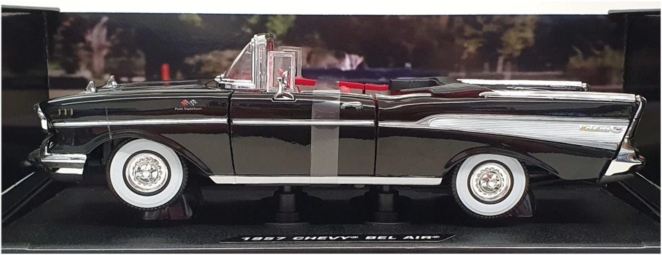 Motormax 1/18 Scale 79831 - 1957 Chevrolet Bel Air Bond 007 Dr. No - Black - Image 3 of 4