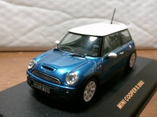 Ixo 1/43 Mini Cooper S 2002Y White/Blue Metallic