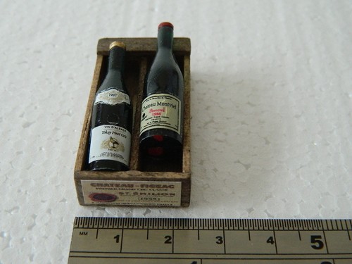 (F28) 1/12th scale DOLLS HOUSE HANDMADE WOODEN WINE BOX WITH 2 X BOTTLES (EMPTY) - Picture 4 of 7