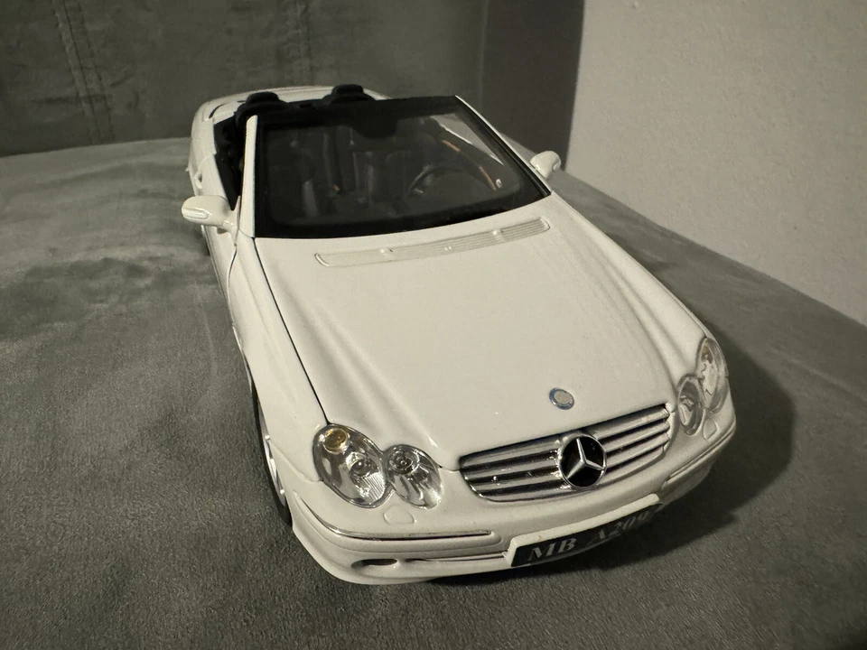 Coche diecast blanco Kyosho Mercedes Benz CLK Buri Ole 1 18🔥🔥 Foto 4 de 4