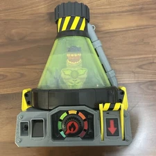 BEAST LAB CREATOR w/ MAYHEM MEGASHARK Shark Action Figure Toy w/ LIGHTS & SOUNDS