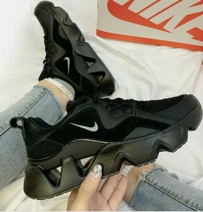 nike ryz all black