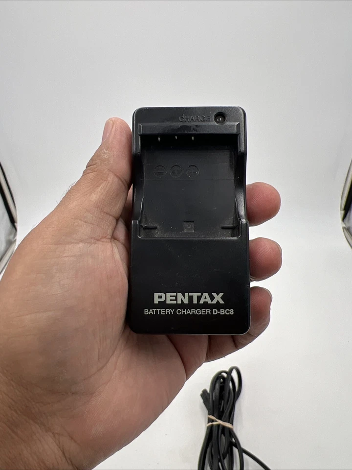 Cargador de batería Pentax D-BC8 genuino OEM para DL-18 Foto 3 de 4