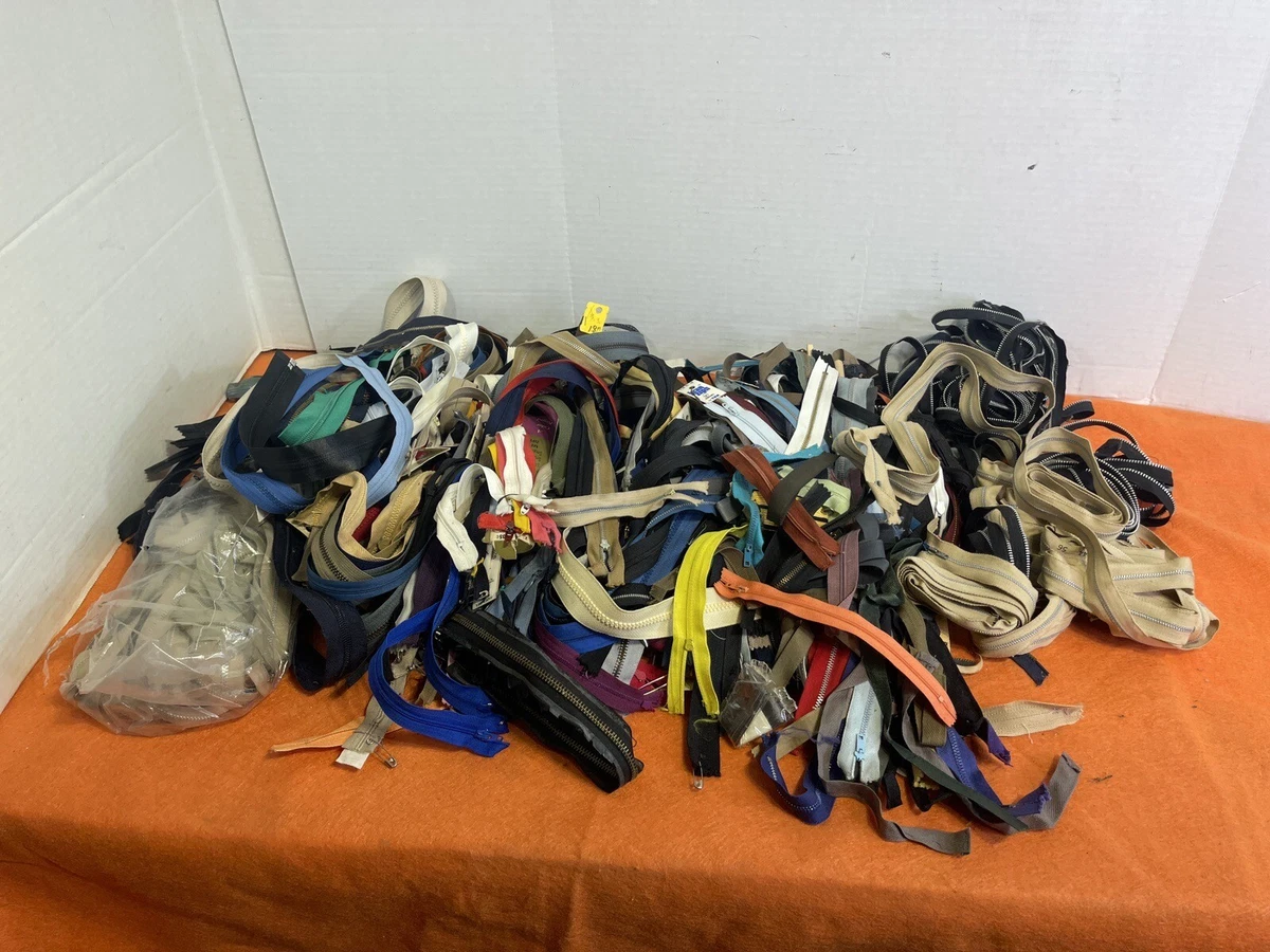 Conjunto De Coloridas Cremalleras Para Ropa Y Bolsos. Cremalleras