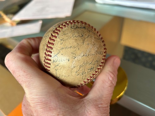 Spahn, Southworth Signed 1947 Boston Braves Team Signed Baseball - Picture 2 of 6