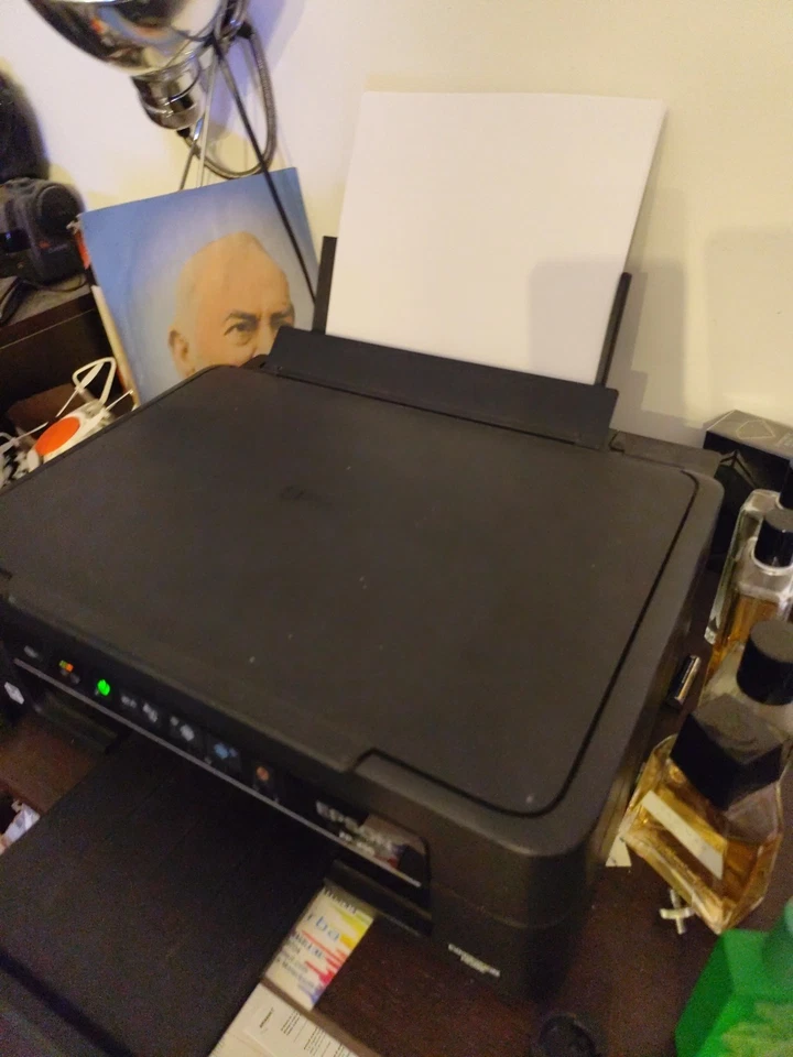 Epson Expression Home XP-255 Stampante Multifunzione WIFI + Cartucce Ricaricabi - Immagine 2 di 4