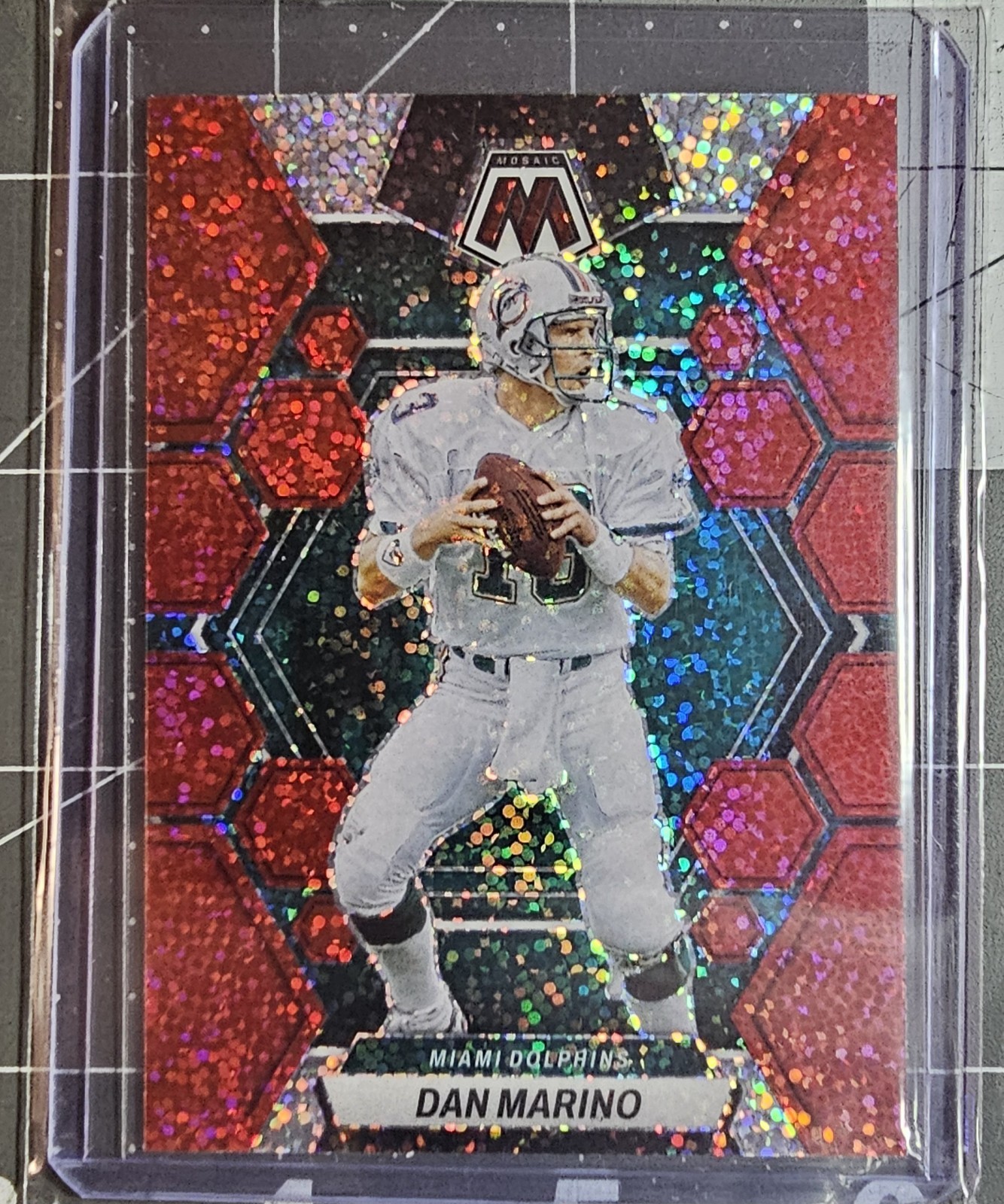 2023 Panini Mosaic - Dan Marino #147 Red Sparkle Prizm