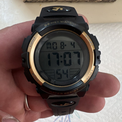 SKMEI 1266 Digital Sport Wristwatch Alarm Backlight 5ATM Black/Gold Resin