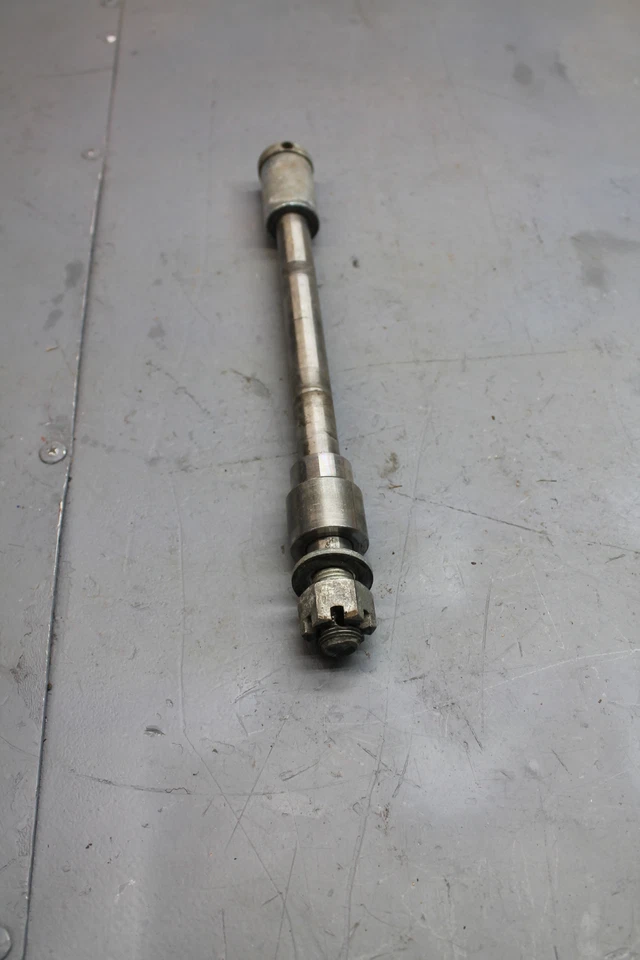 SUZUKI 82-85 GS300L 1983 GS450E EJE TRASERO RUEDA TRASERA EJE PERNO PIVOTE Foto 2 de 4