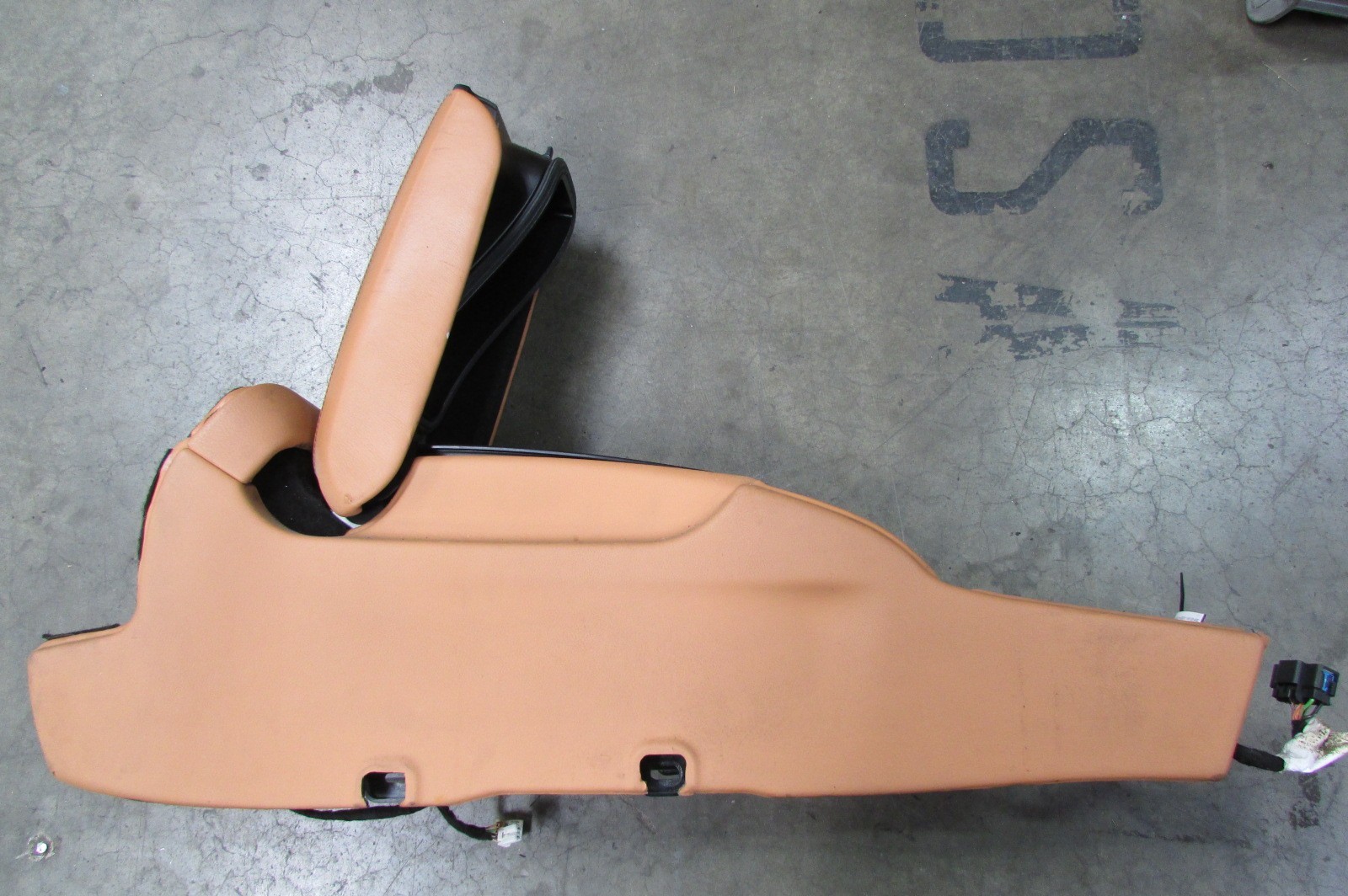 Maserati Quattroporte, Beige Front Center Console, Used P/N 981342005