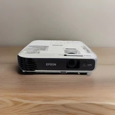 Epson VS240 3LCD Projector HD 1080p 3000 ANSI HDMI w/Remote Only 347 Hours Used!