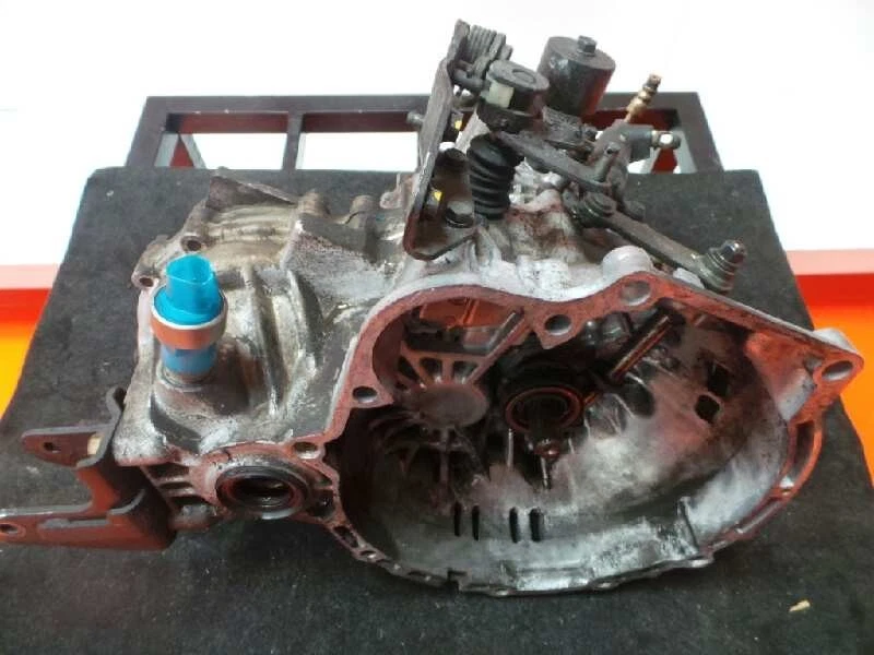 JY1873 - 789498 GETRIEBE / 5 VELOCIDADES / MANUAL / 353632 FÜR HYUNDAI COUPE RD - Image 2 of 4