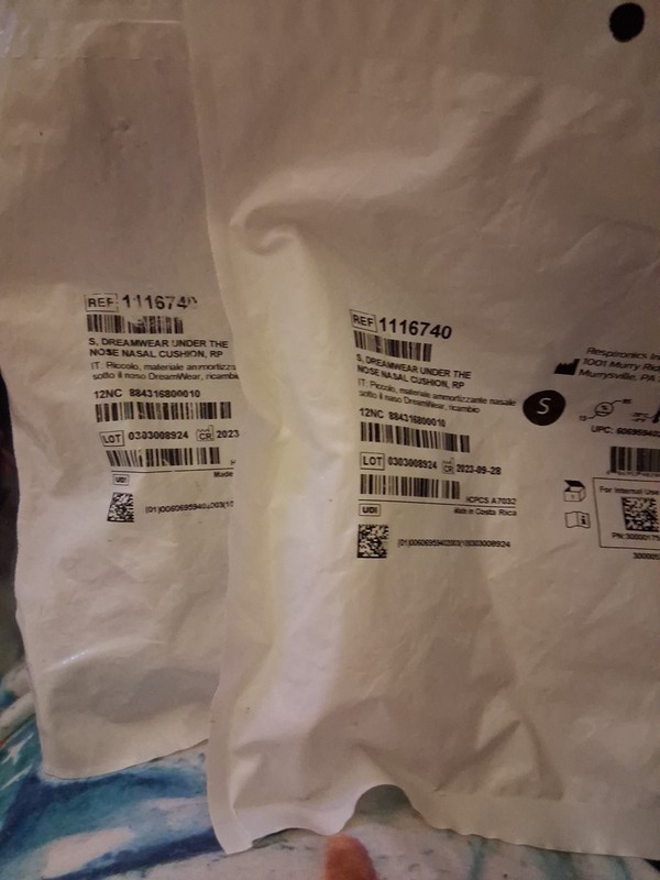 2 DreamWear Under Nose Nasal Cushion 1116740 Small Philips Respironics New