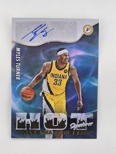 2022-23 Panini NBA Hoops - Hot Signatures Myles Turner #HS-MYT Hyper Gold (AU)