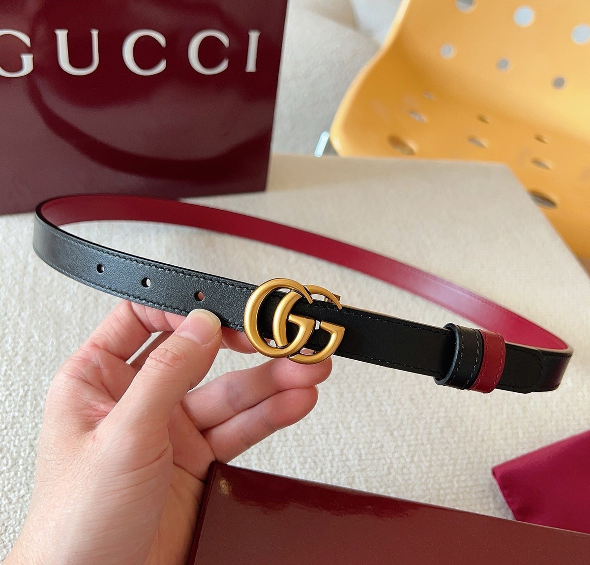 GUCCI リバーシブル ベルト 黒 赤 New Gucci Calfskin Black/Red Leather Reversible Belt Gold GG