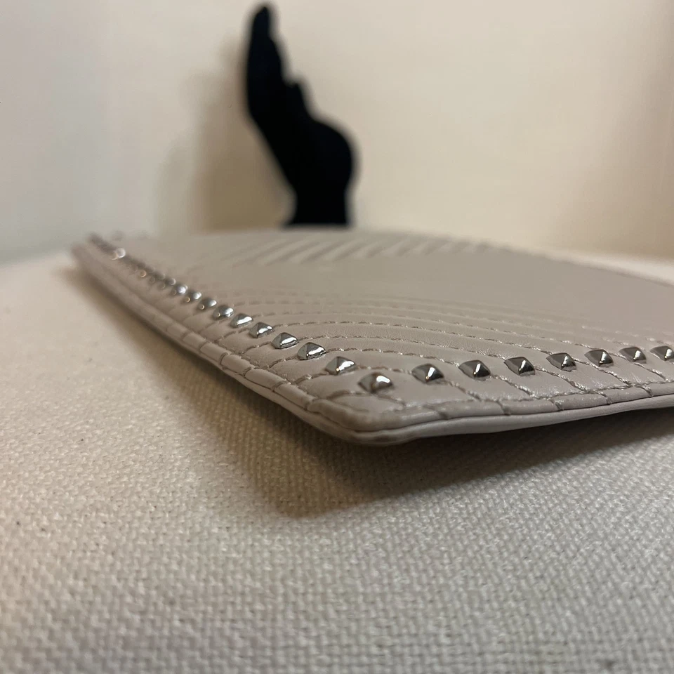 Bolso de Mano Rebecca Minkoff Chevron Acolchado en Beige Foto 4 de 4