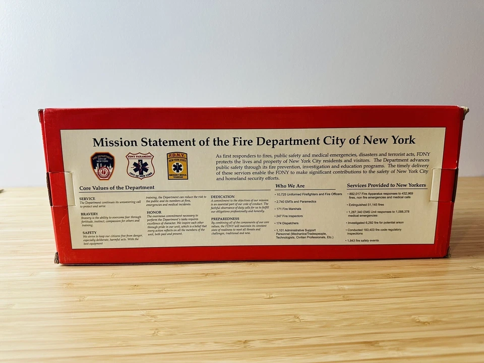 1:32 Code 3 FDNY New York Fire Department Freightliner MT-55 Command Post - Image 3 of 4