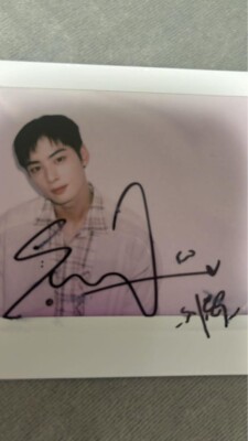 チャ　ウヌ　CHA EUN WOO 直筆サイン ASTRO 大判フォト 公式グッズ All Ligjt チャウヌ 直筆サイン ASTRO