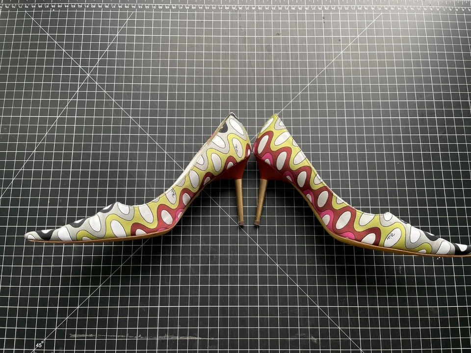 Tacones de aguja PUCCI colorido estampado geométrico talla 38 1/2 Foto 2 de 4