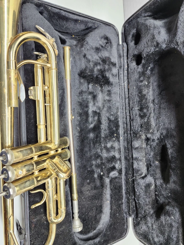 Trompeta de estudiante Roy Benson BTR-101 BB en estuche rígido PARA REPUESTOS  Foto 4 de 4