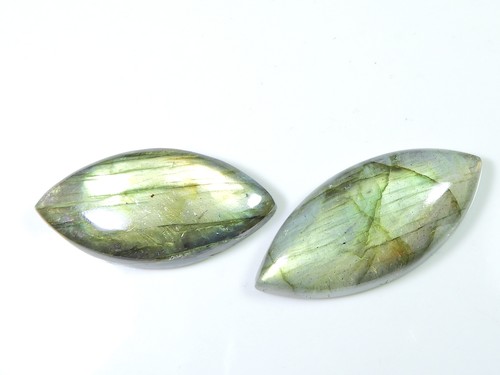 Collage De Boucles D'oreilles En Pierres Précieuses émeraude | Photo
