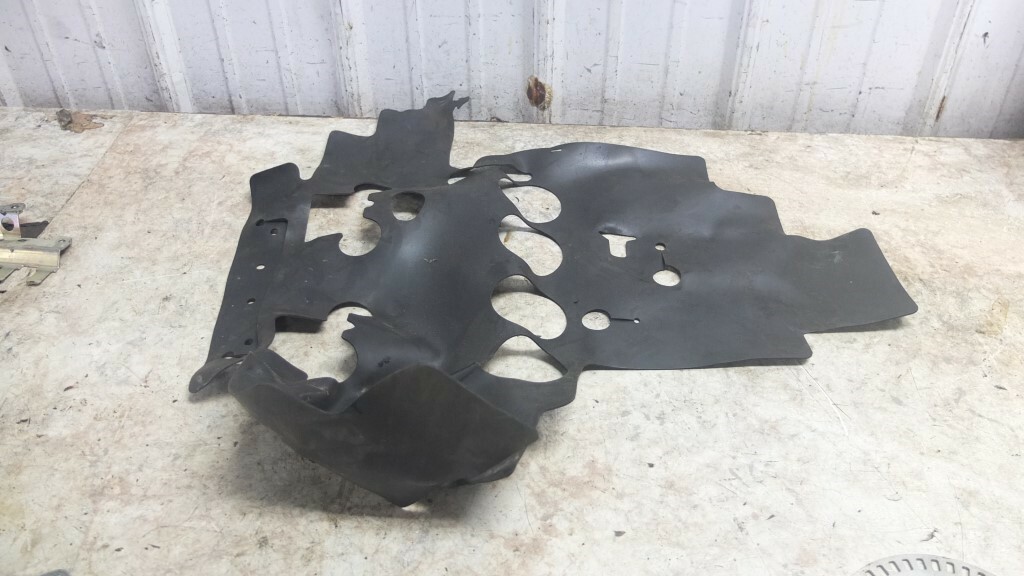 K 17 Kawasaki ZG1400 ZG 1400 GTR Concours Rubber Heat Shield Guard