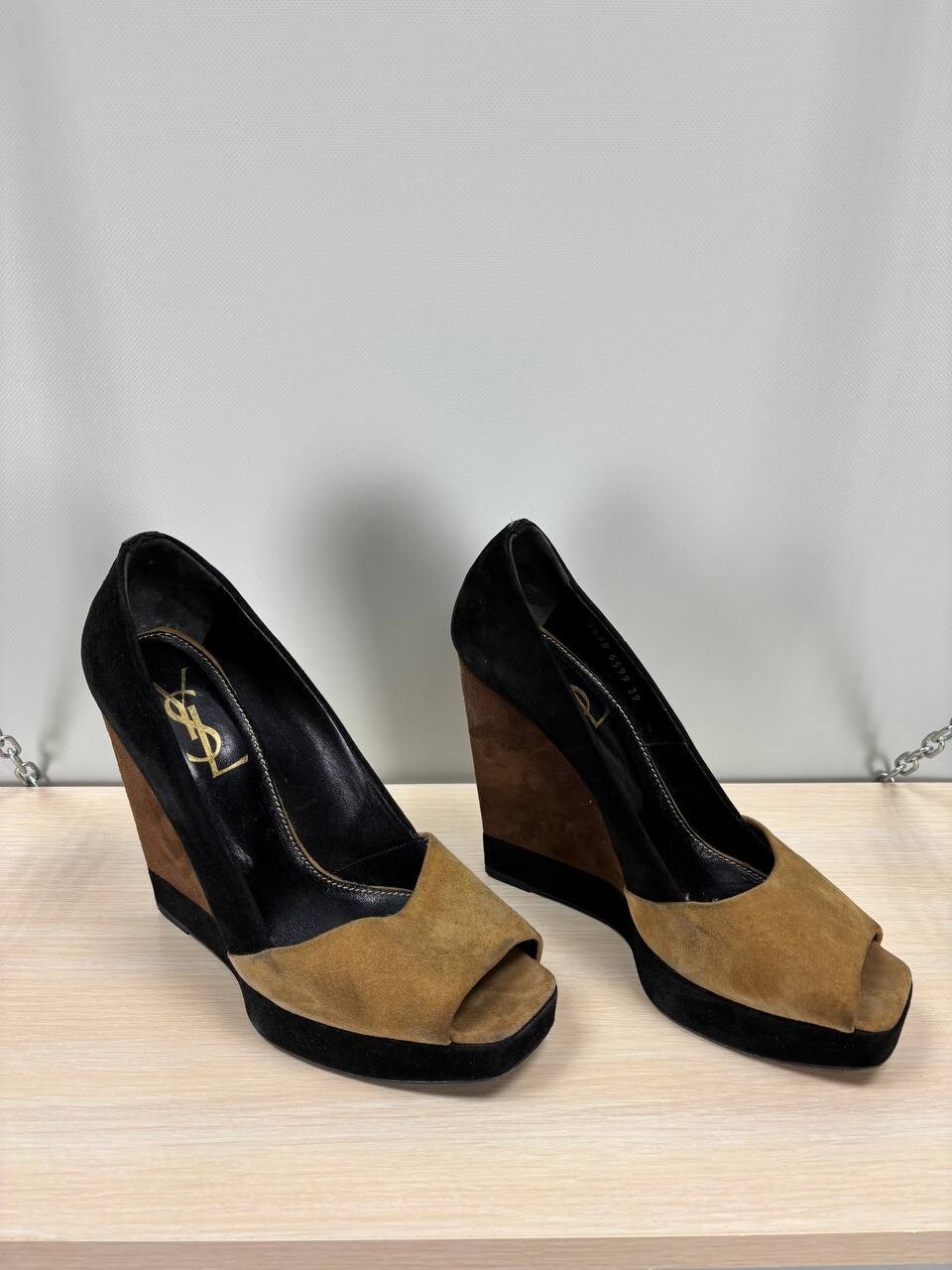 Tacchi donna Yves Saint Laurent taglia 39 colore marrone nero