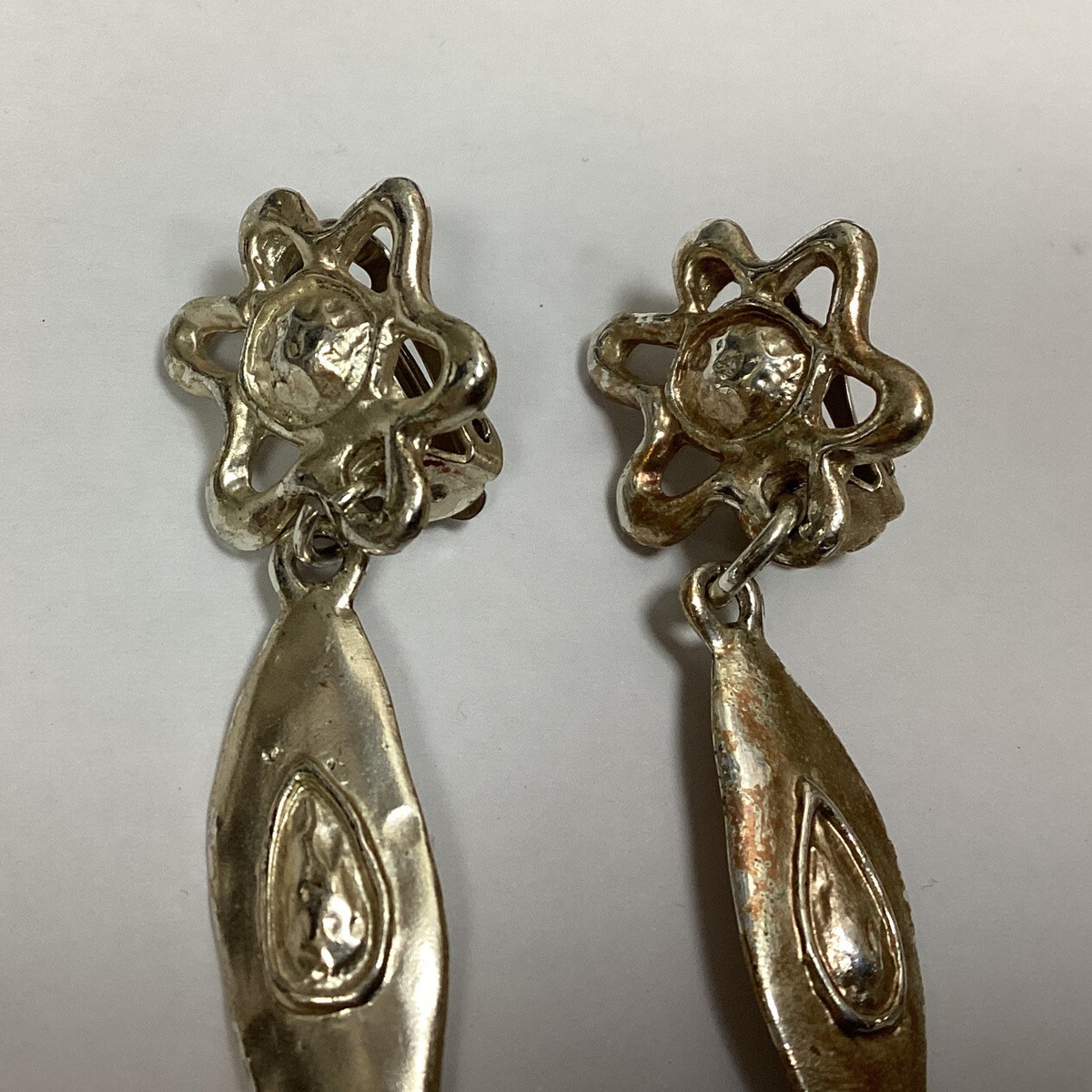Boucles D'oreilles Clips Vintage Argentées - Marque MARC LABAT - Occasion - Bijou De Créateur