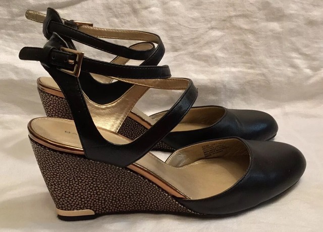 bandolino malorie wishbone sandal