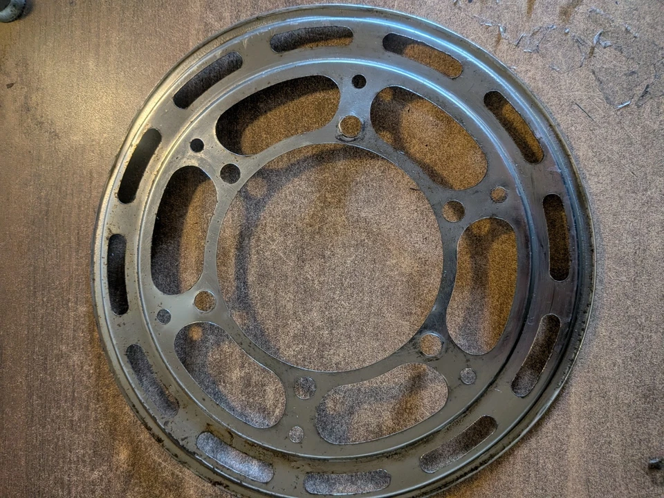 Protège Plateau Ajouré Acier Chromé Vélo Ancien Vintage Diamètre 23cm 5 Trous - Photo 2/3