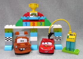 Lego Duplo Disney Pixar Cars Classic Lightning McQueen Tow Mater Raceway