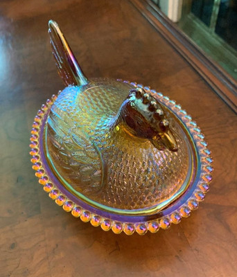 Indiana Glass Iridescent Lavender w/ Gold Overtones Hen on a Nest, Vintage #1260