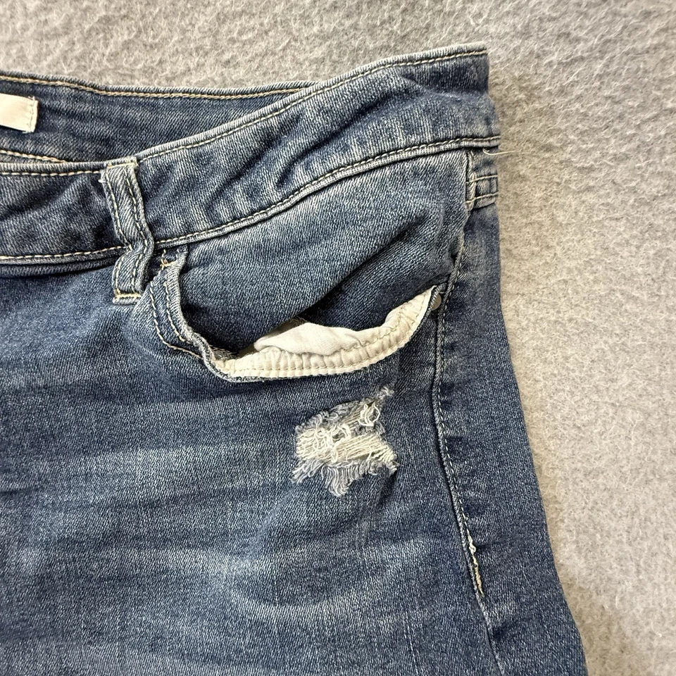 Pantalones cortos de mezclilla Lauren Conrad talla 16 para mujer pantalones cortos de jean desgastados bolsillos con puños Foto 2 de 4