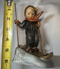 Goebel Hummel Skier Boy on snow with Wood Poles #59 Full Bee